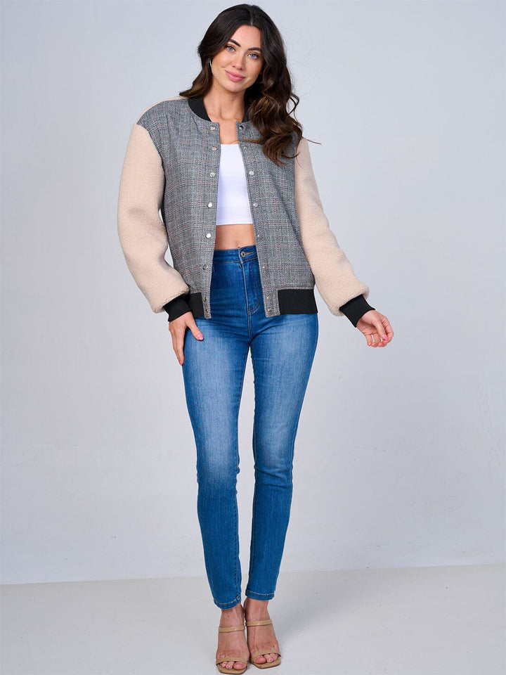 WOMEN'S LONG SLEEVE BUTTON CLOSURE FRONT POCKET SHERPA CONTRAST JACKET