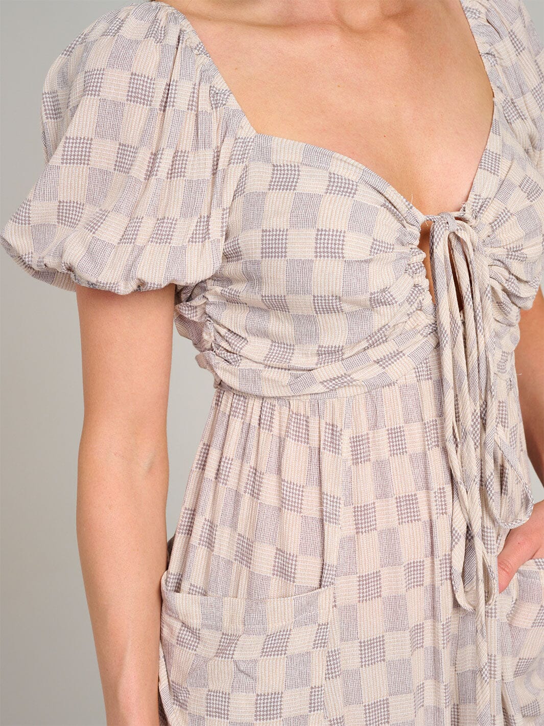 WOMEN'S SHORT PUFF SLEEVE FRONT POCKETS OPEN BACK JOGGER JUMPSUIT