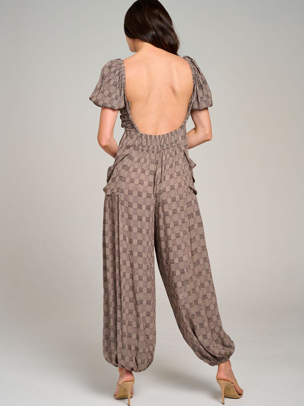 WOMEN'S SHORT PUFF SLEEVE FRONT POCKETS OPEN BACK JOGGER JUMPSUIT