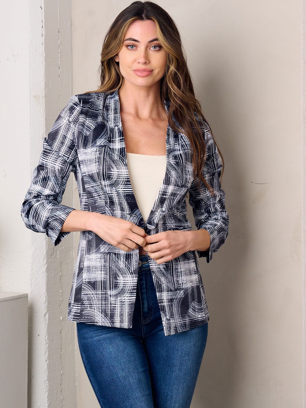 WOMEN'S 3/4 RUCHED SLEEVES BUTTON CLOSURE MULTI PRINT BLAZER