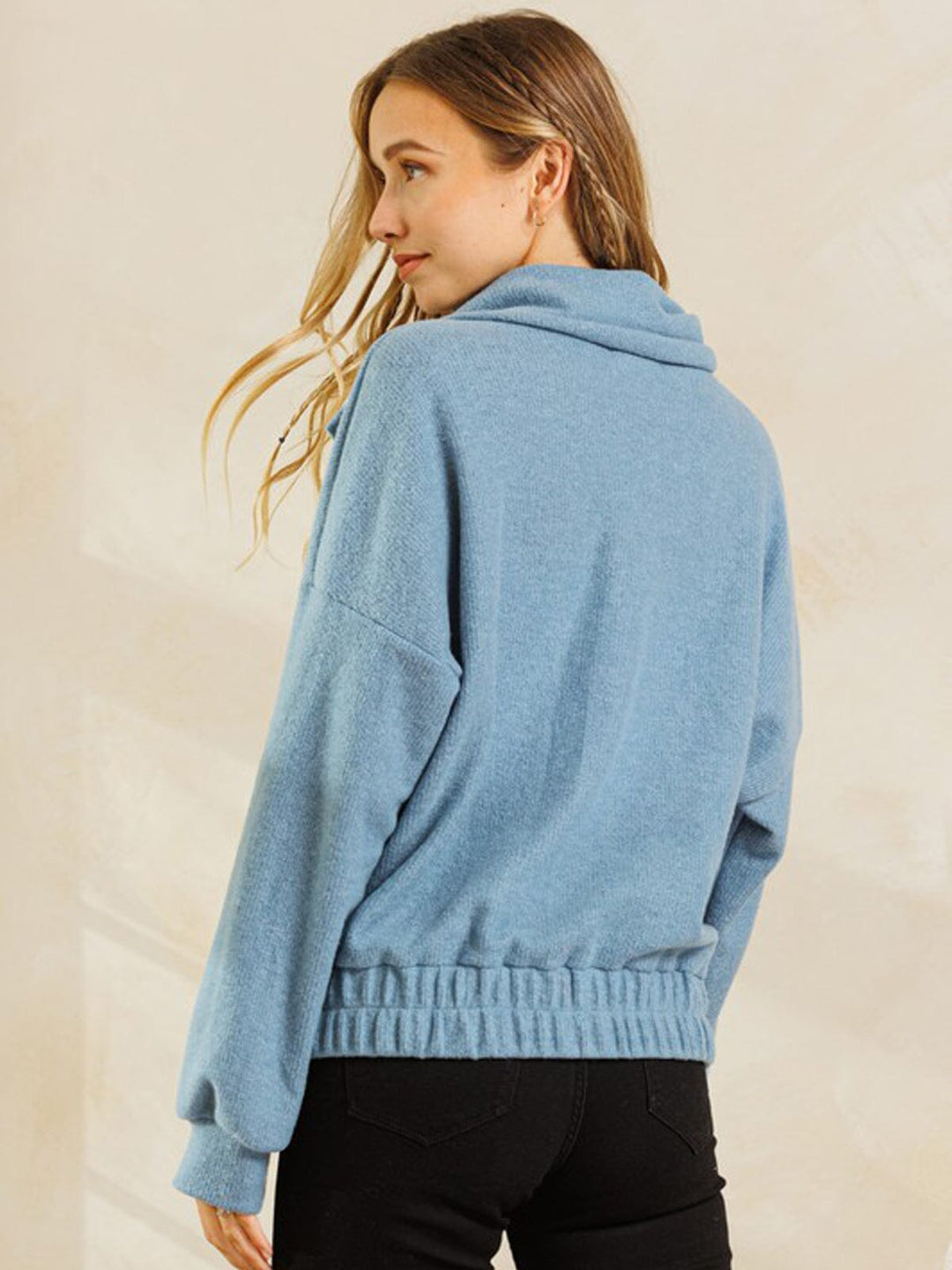 WOMEN'S LONG SLEEVE BUTTON DETAILED COLLAR SWEATER