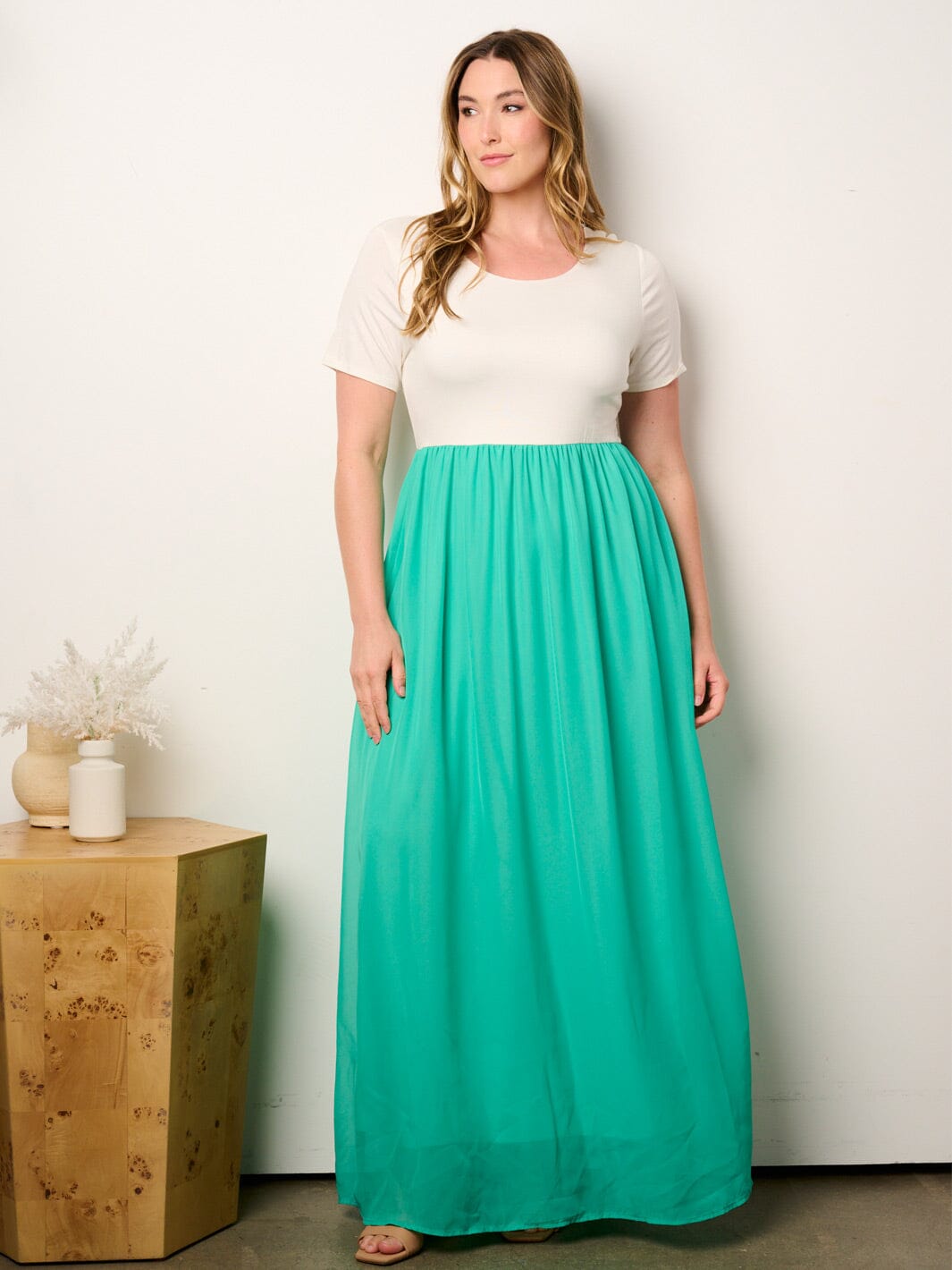 PLUS SIZE SHORT SLEEVE ELASTIC WAIST COLORBLOCK MAXI DRESS