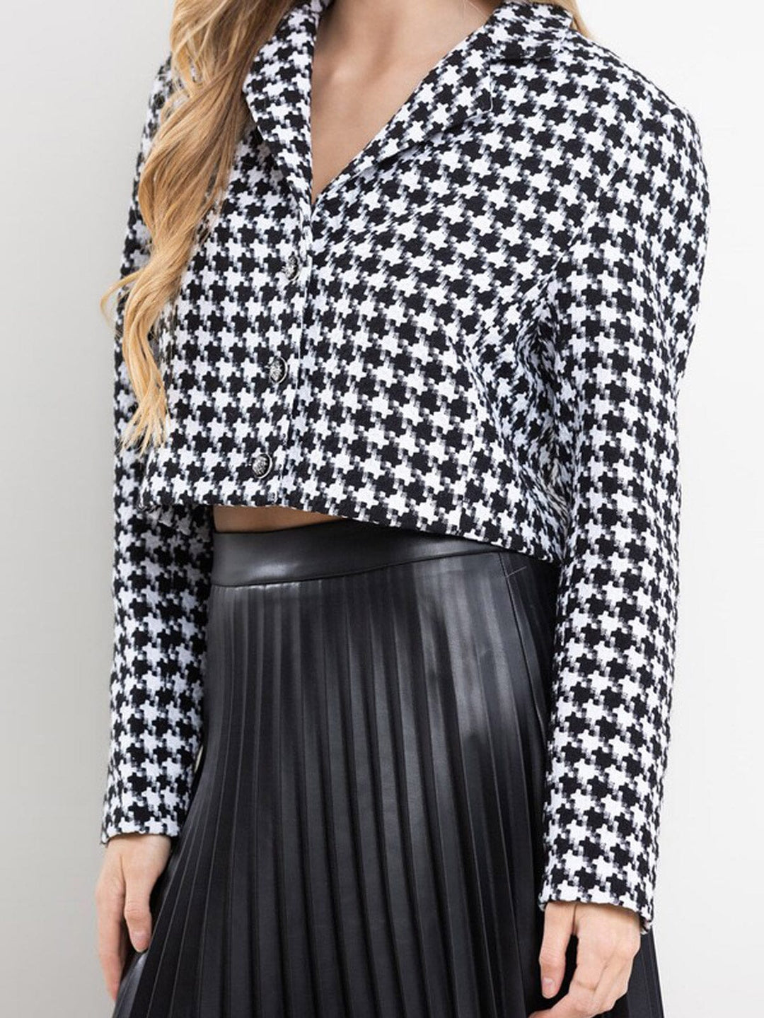 WOMEN'S LONG SLEEVE BUTTON CLOSURE PLAID CROP JACKET