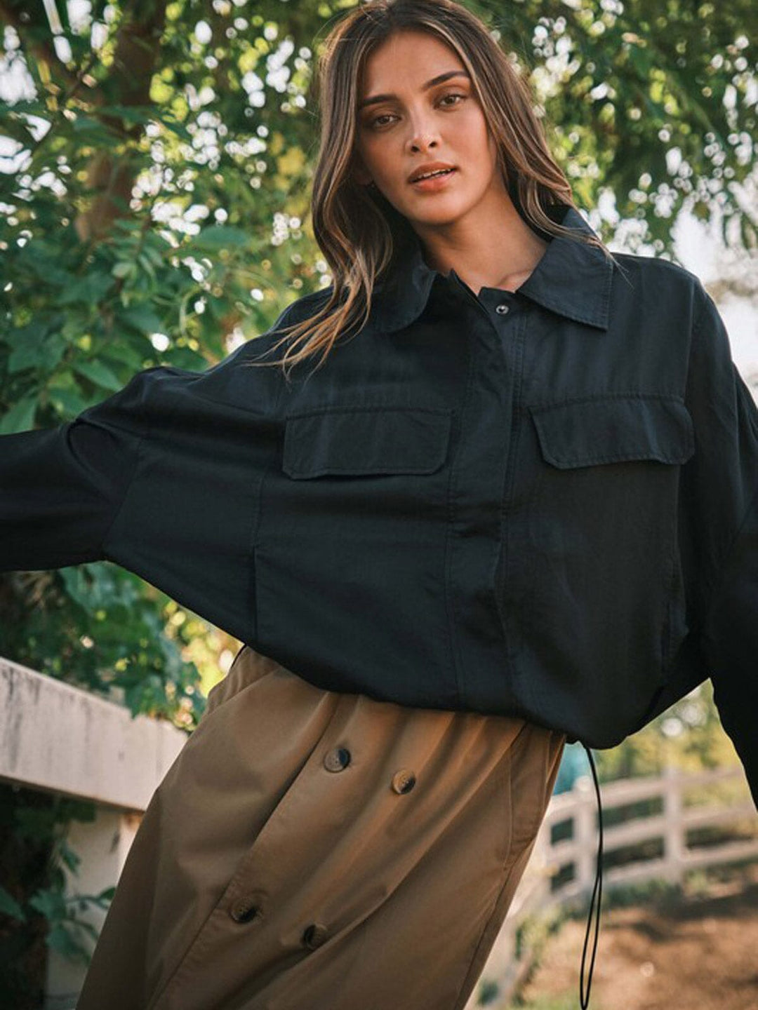WOMEN'S LONG SLEEVES BUTTON CLOSURE POCKETS LIGHT WEIGHT JACKET