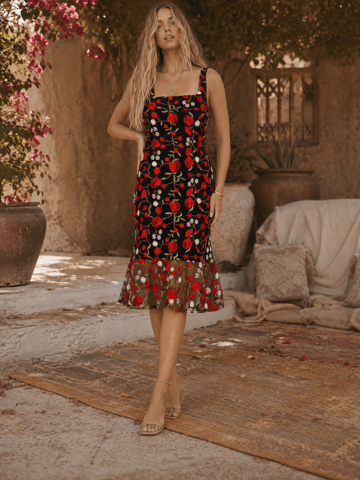 JUST ME WOMEN'S SLEEVELESS SQUARE NECK FLORAL EMBROIDERY BODYCON MIDI DRESS