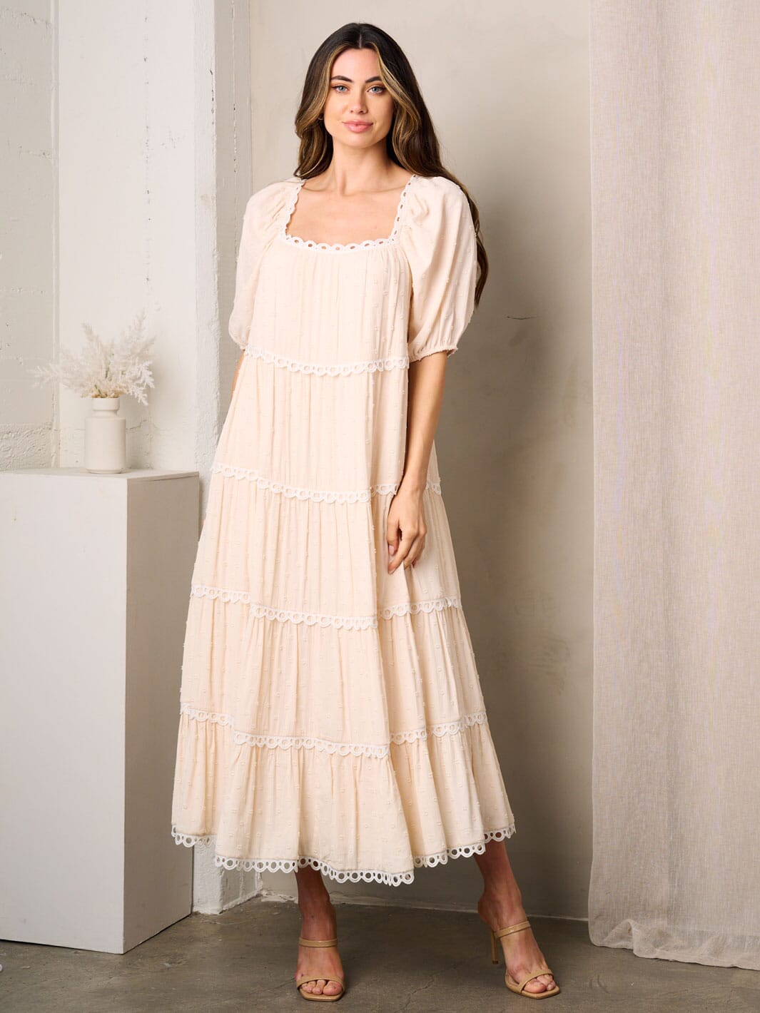 WOMEN'S SHORT PUFF SLEEVE SQUARE NECK SWISS DOTS MAXI TIERED DRESS