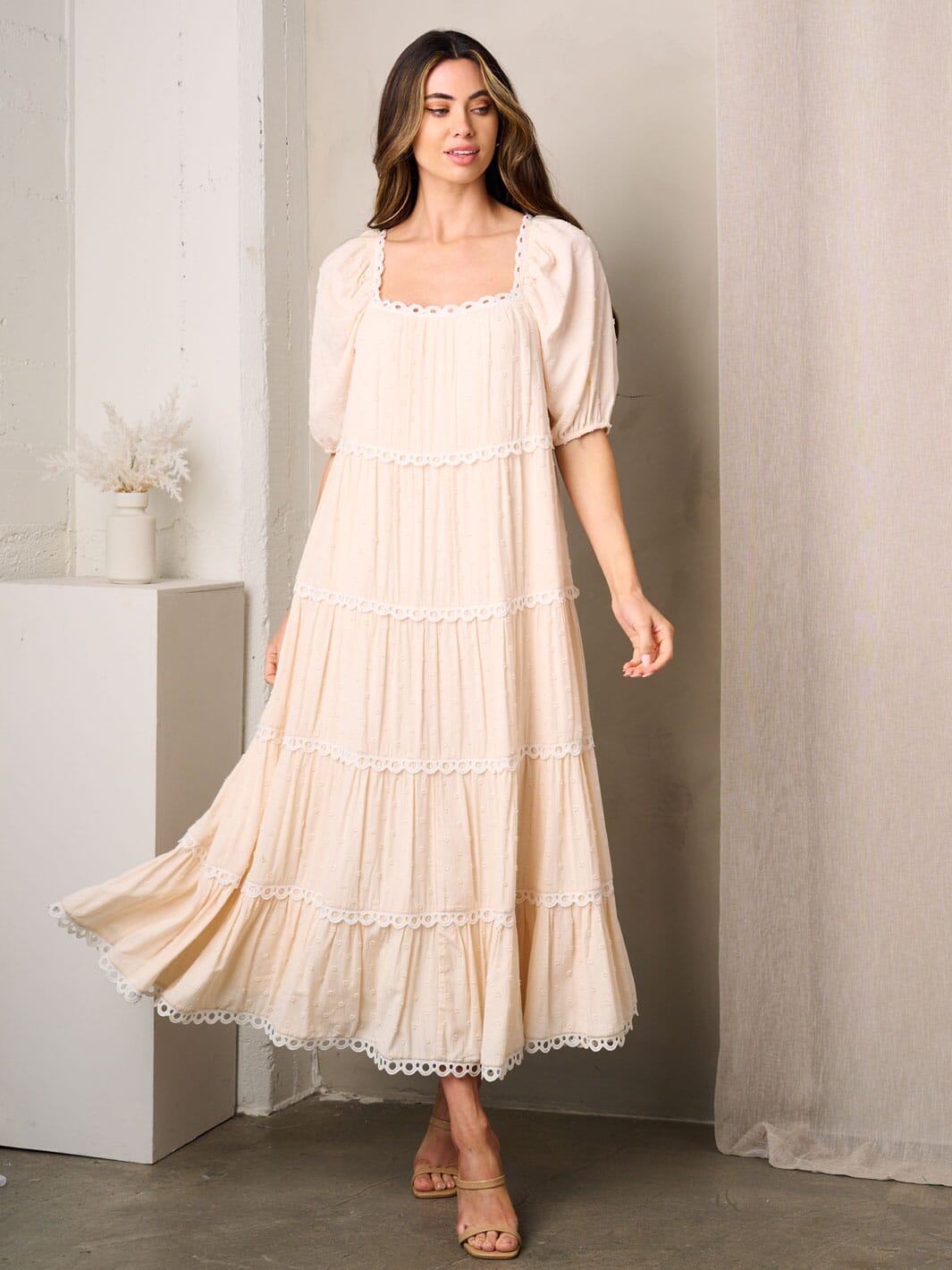 WOMEN'S SHORT PUFF SLEEVE SQUARE NECK SWISS DOTS MAXI TIERED DRESS