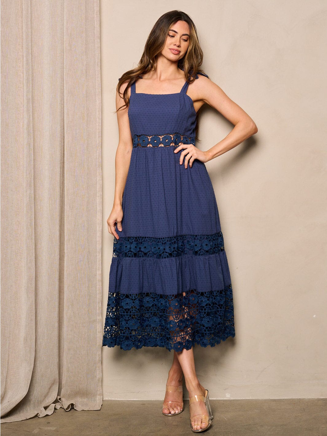 WOMEN'S SLEEVELESS TIERED SWISS DOT LACE DETAILED MIDI DRESS