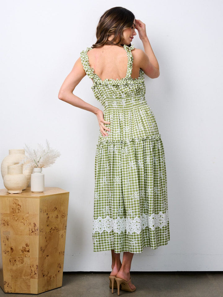 WOMEN'S SLEEVELESS RUFFLE EYELET TIERED MAXI DRESS