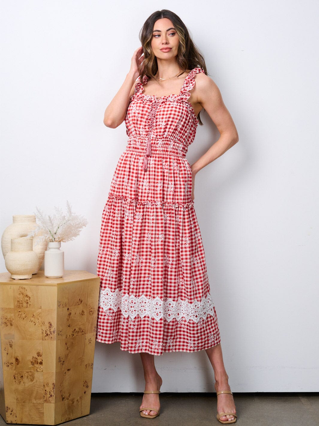 WOMEN'S SLEEVELESS RUFFLE EYELET TIERED MAXI DRESS