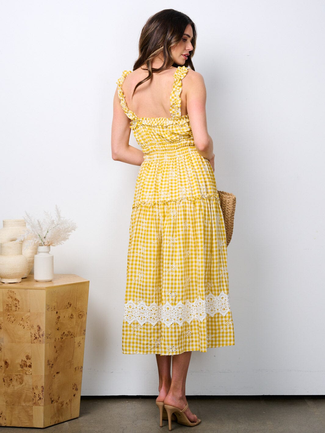 WOMEN'S SLEEVELESS RUFFLE EYELET TIERED MAXI DRESS