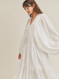 JUST ME WOMEN'S LONG BALLOON SLEEVE V-NECK TIERED MAXI DRESS