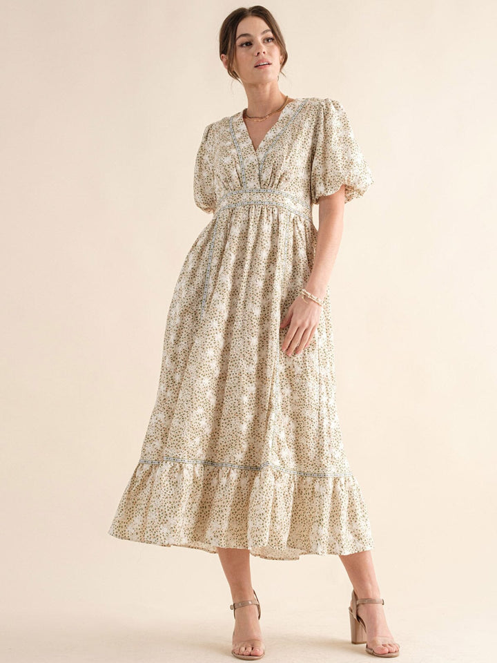 JUST ME WOMEN'S SHORT PUFF SLEEVE SURPLICE FLORAL STITCHED MAXI DRESS