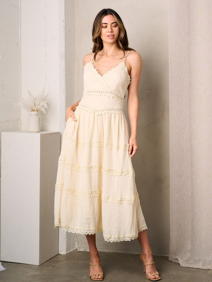 WOMEN'S SLEEVELESS V-NECK POCKETS TIERED MAXI DRESS