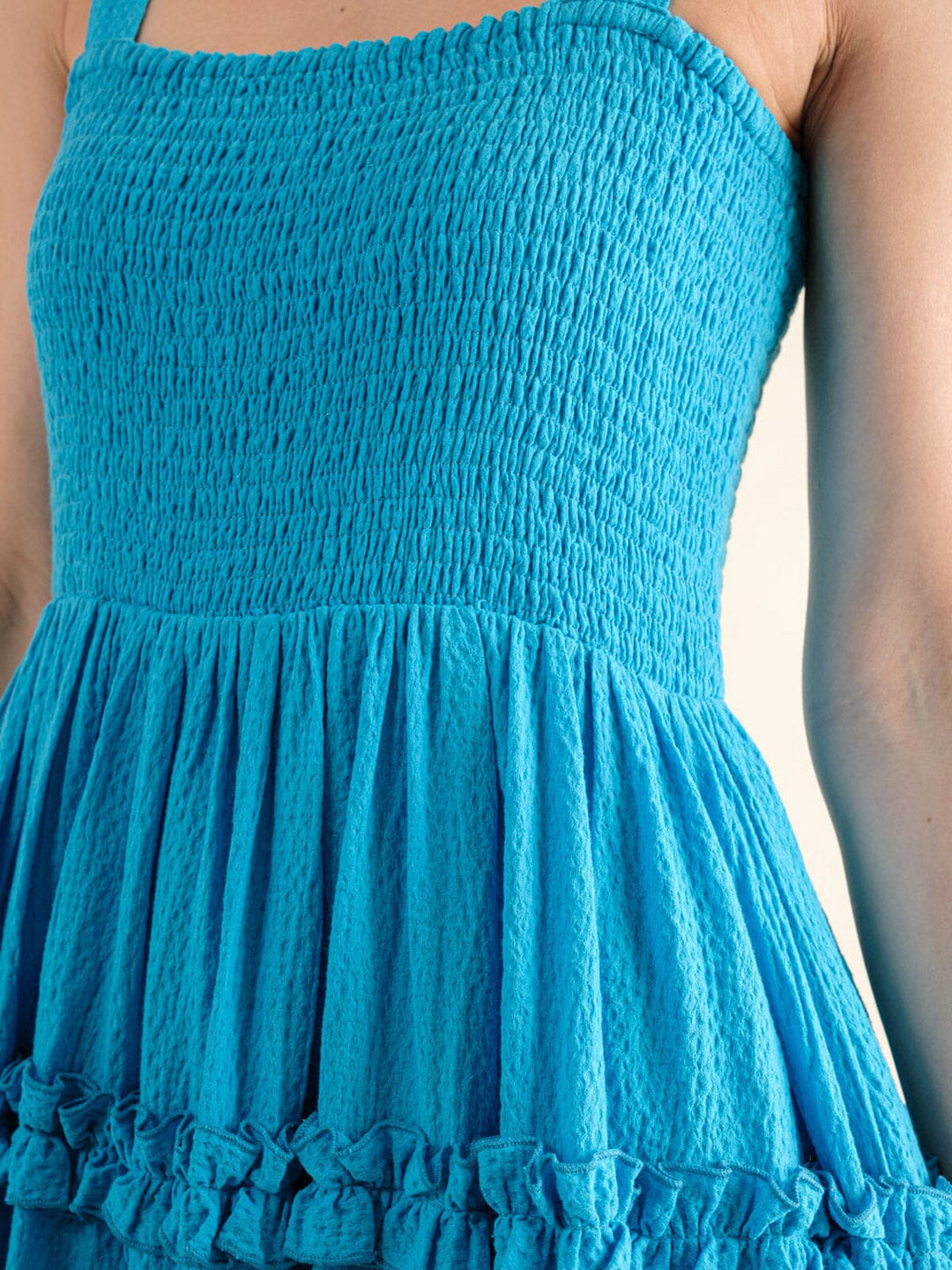 JUST ME WOMEN'S SLEEVELESS SQUARE NECK RUFFLE TIERED SMOCK MAXI DRESS