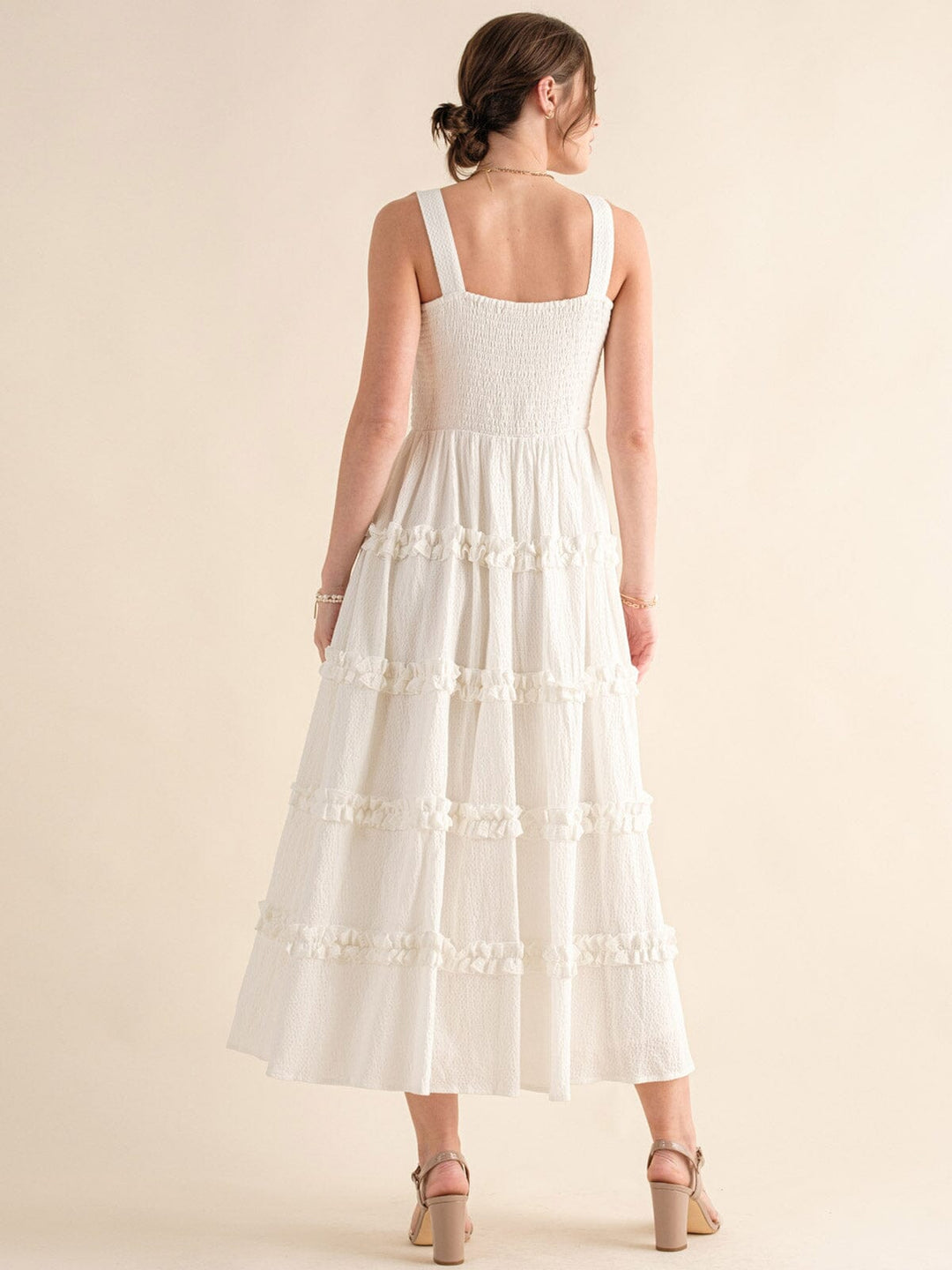JUST ME WOMEN'S SLEEVELESS SQUARE NECK RUFFLE TIERED SMOCK MAXI DRESS