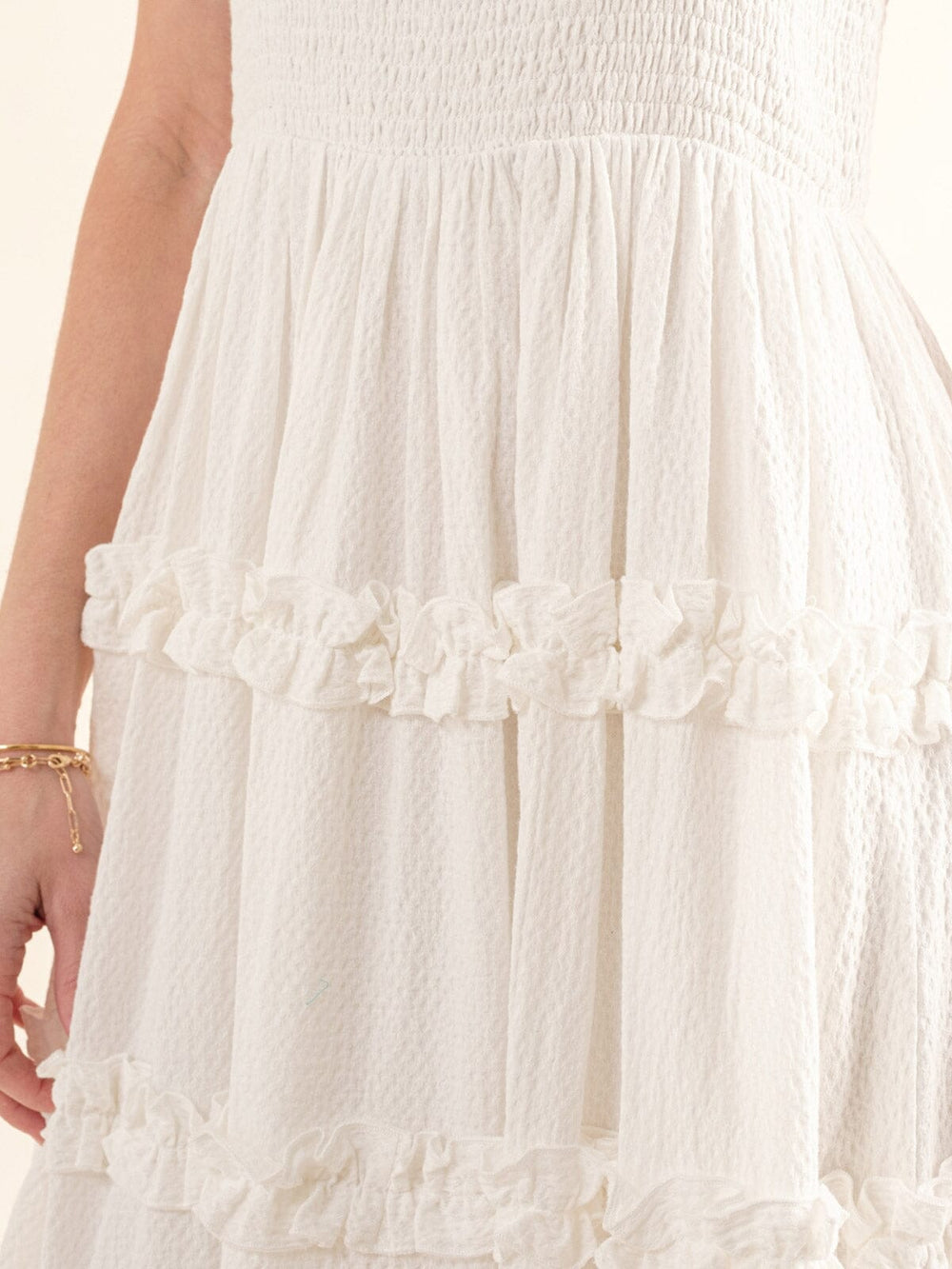 JUST ME WOMEN'S SLEEVELESS SQUARE NECK RUFFLE TIERED SMOCK MAXI DRESS