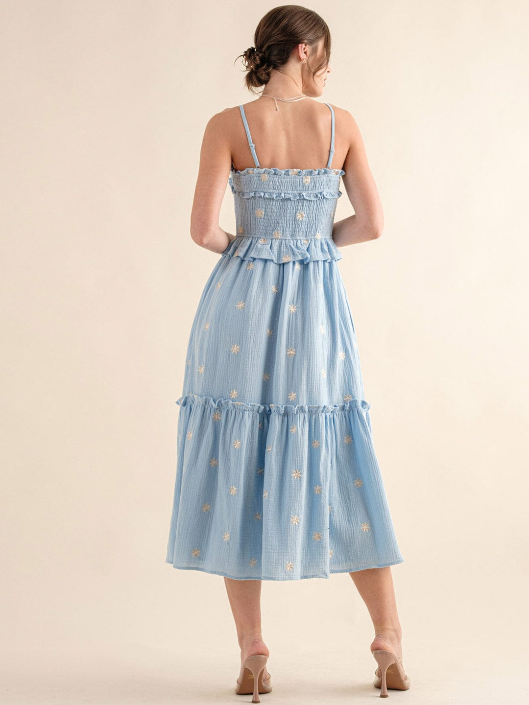 JUST ME WOMEN'S SLEEVELESS SMOCK FRONT POCKETS TIERED FLORAL MAXI DRESS