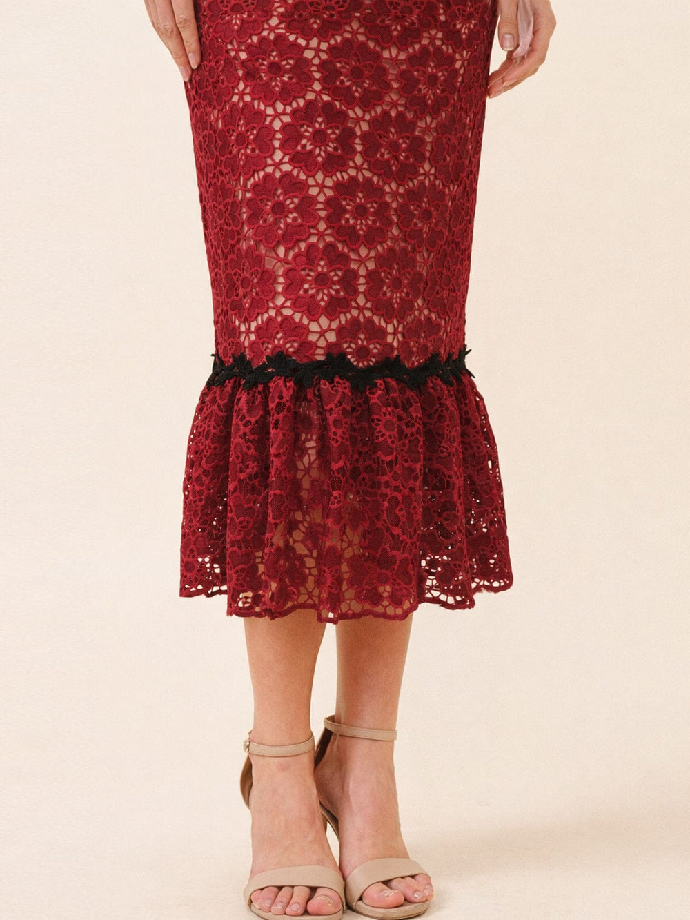 JUST ME WOMEN'S SHORT SLEEVE OPEN BACK CROCHET BODYCON MAXI DRESS