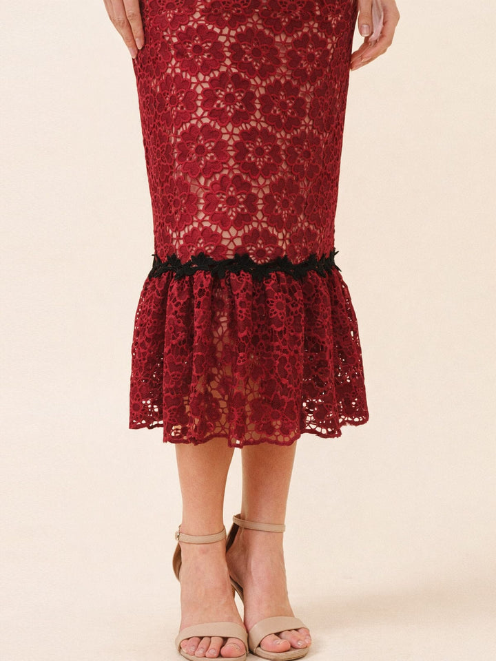 JUST ME WOMEN'S SHORT SLEEVE OPEN BACK CROCHET BODYCON MAXI DRESS