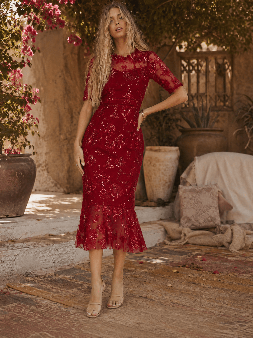 JUST ME WOMEN'S SHORT SLEEVE TRIM DETAILED SEQUINS BODYCON MAXI DRESS