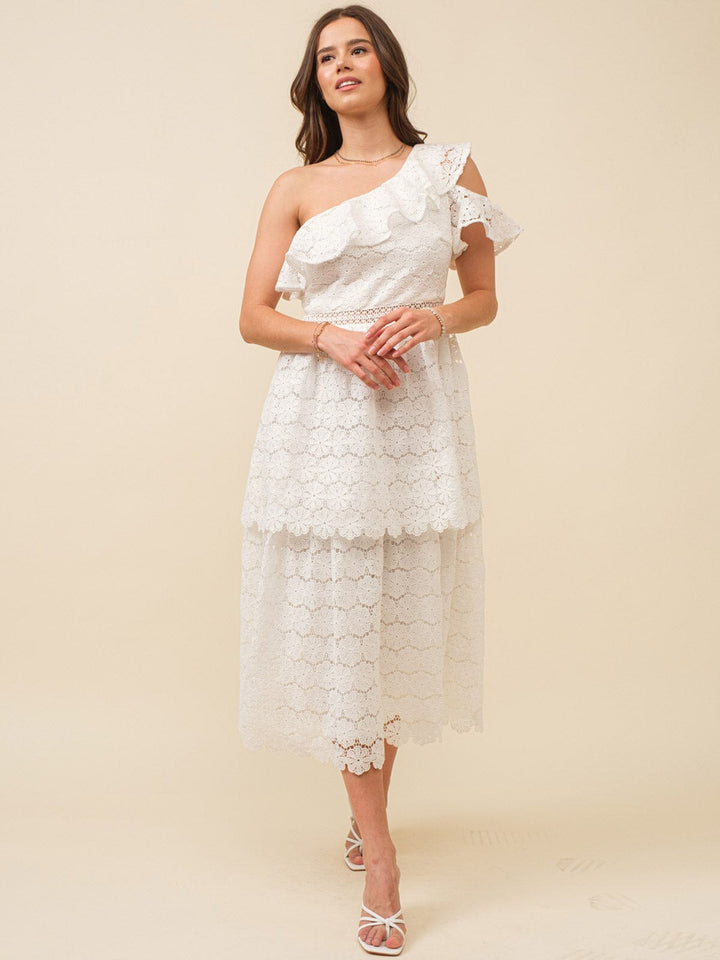 JUST ME WOMEN'S ONE SHOULDER RUFFLE FLORAL CROCHET TIERED MAXI DRESS