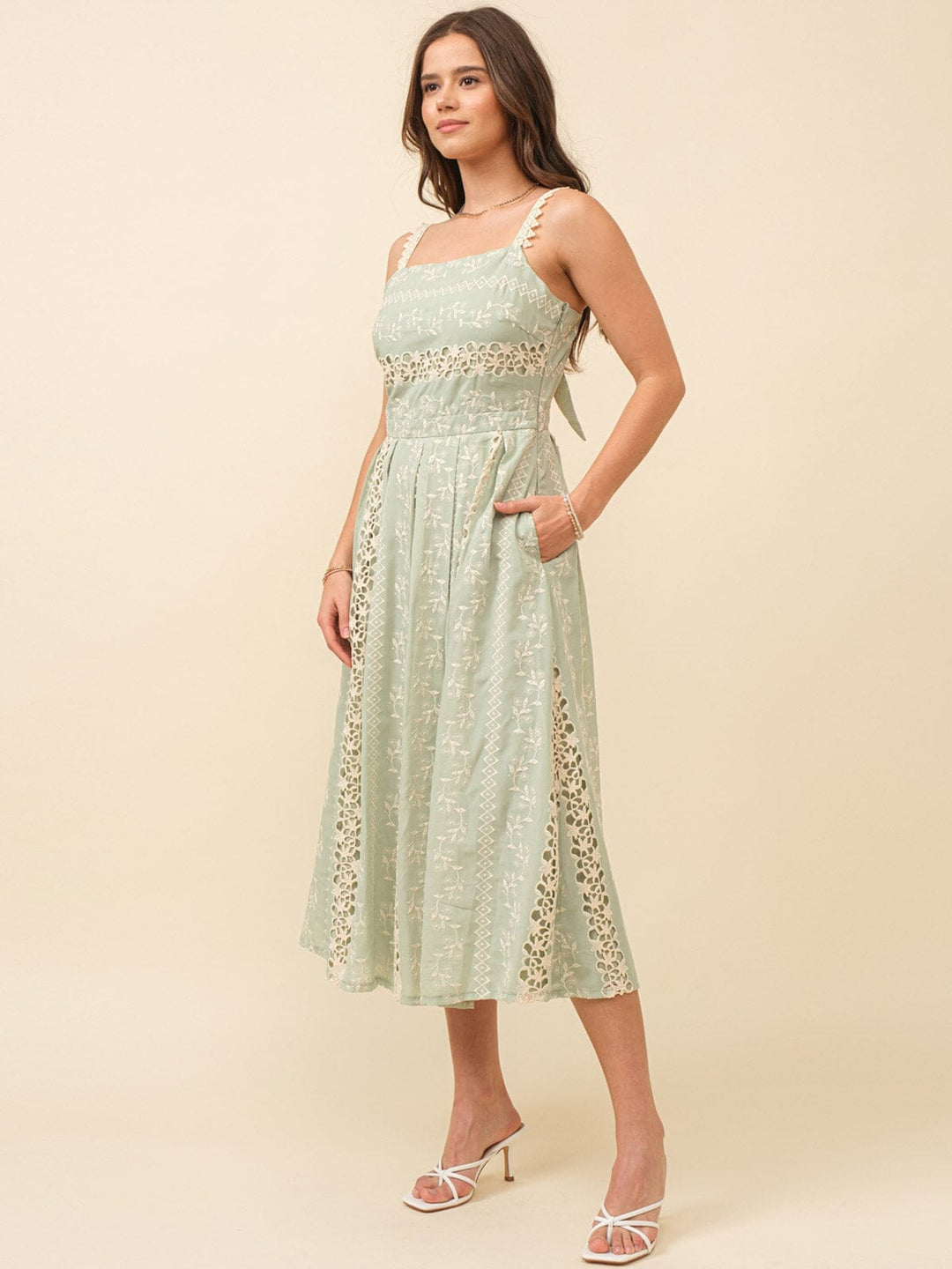 JUST ME WOMEN'S SLEEVELESS SQUARE NECK OPEN BACK POCKETS FLORAL CROCHET MAXI DRESS