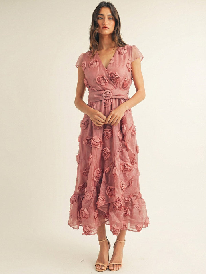 JUST ME WOMEN'S SHORT SLEEVE SURPLICE FRONT BELT FLORAL MAXI DRESS