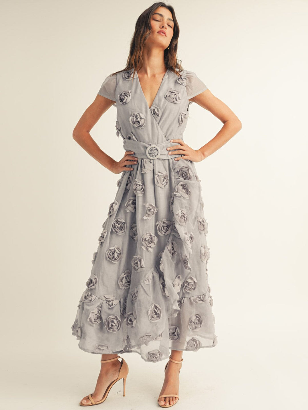 JUST ME WOMEN'S SHORT SLEEVE SURPLICE FRONT BELT FLORAL MAXI DRESS