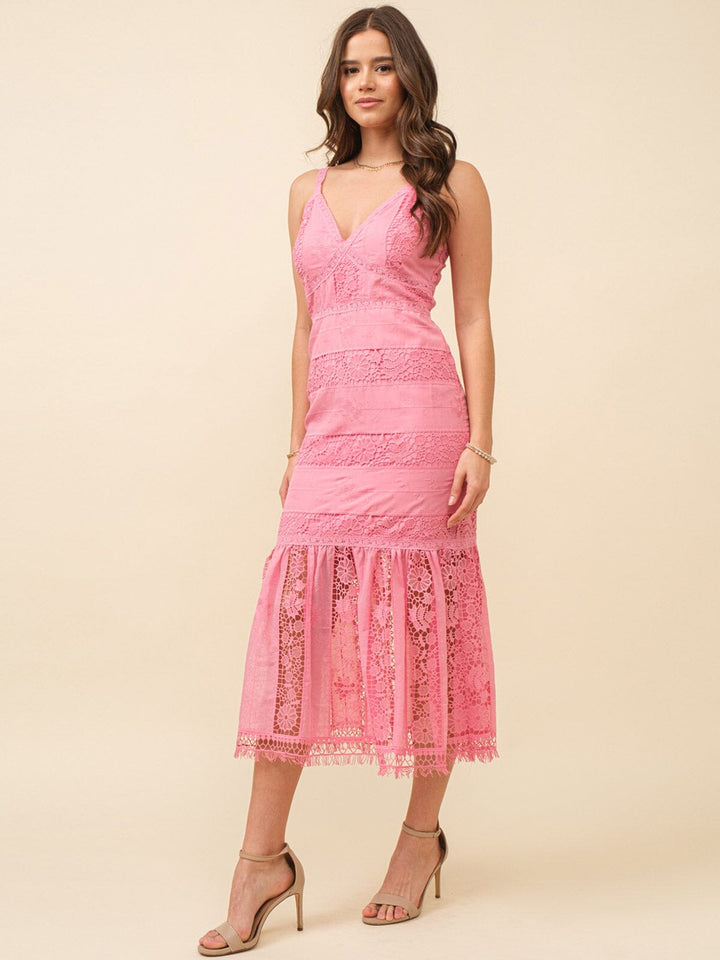JUST ME WOMEN'S SLEEVELESS V-NECK FLORAL CROCHET TIERED MAXI DRESS