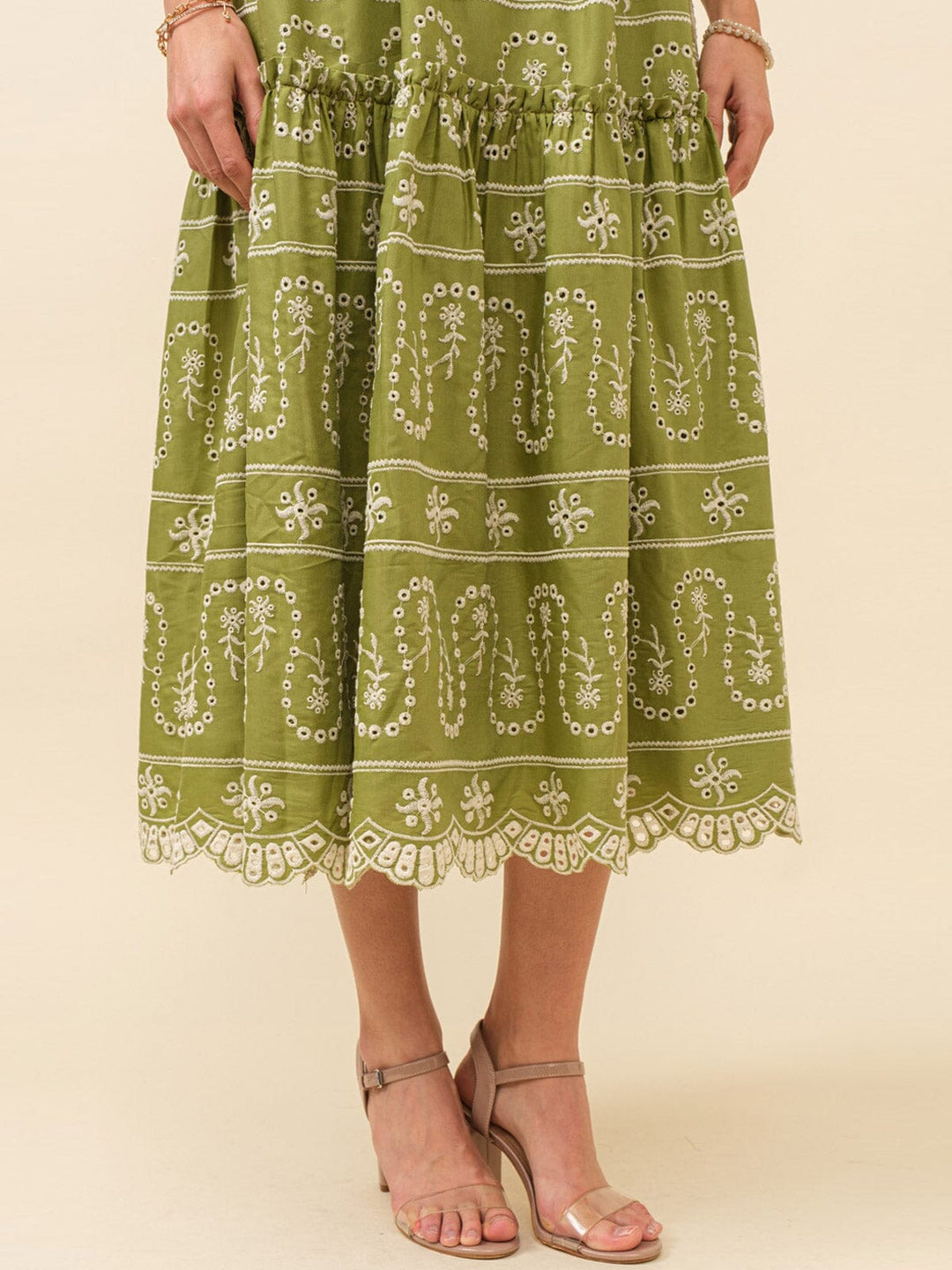 JUST ME WOMEN'S SLEEVELESS SQUARE NECK FRONT POCKETS SMOCK FLORAL EMBROIDERY MAXI DRESS