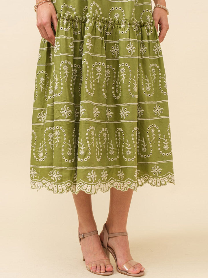 JUST ME WOMEN'S SLEEVELESS SQUARE NECK FRONT POCKETS SMOCK FLORAL EMBROIDERY MAXI DRESS
