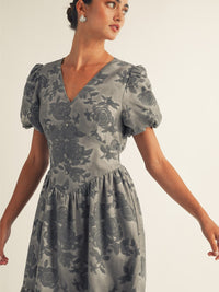 JUST ME WOMEN'S SHORT PUFF SLEEVE V-NECK ELASTIC WAIST FLORAL MAXI DRESS