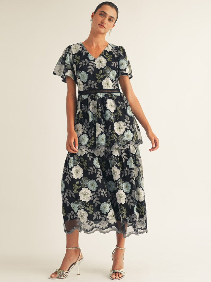 JUST ME WOMEN'S SHORT PUFF SLEEVE V-NECK TIERED EMBROIDERY FLORAL MAXI DRESS