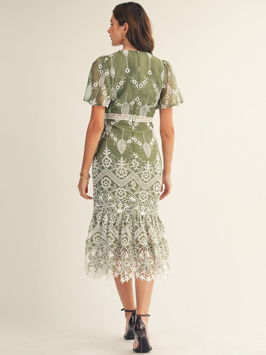 JUST ME WOMEN'S SHORT SLEEVE V-NECK LACE EMBROIDERY BODYCON MIDI DRESS
