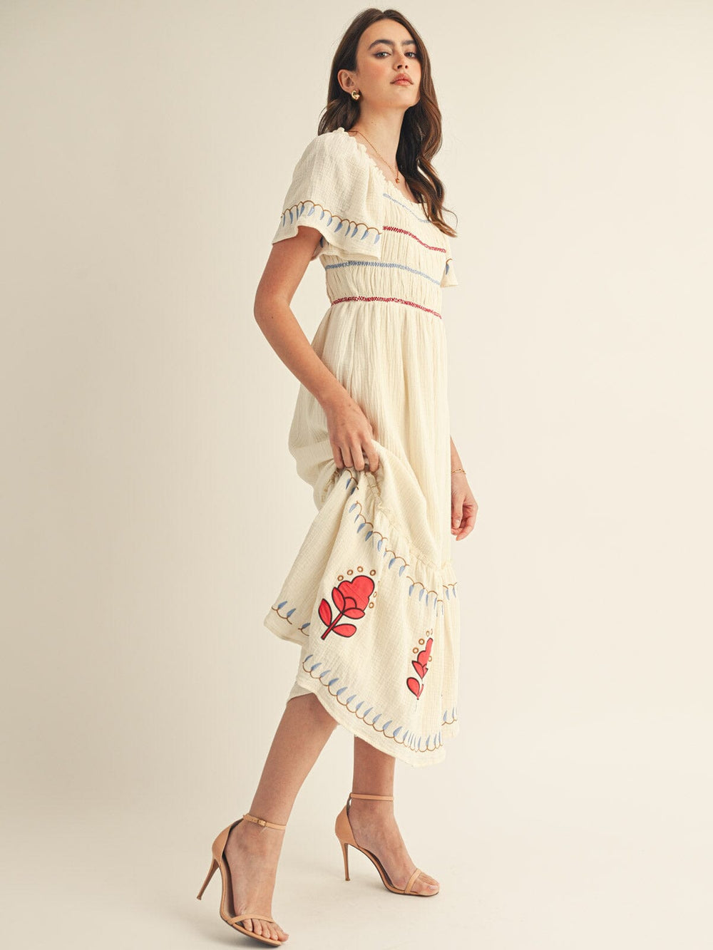 JUST ME WOMEN'S SHORT SLEEVE FRONT POCKETS SMOCK FLORAL EMBROIDERY MAXI DRESS