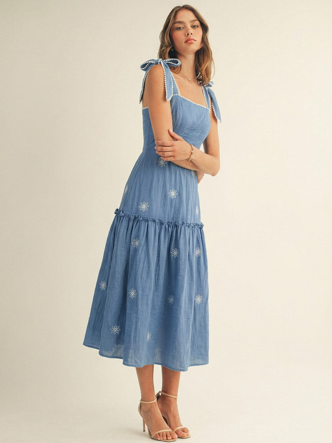 JUST ME WOMEN'S SLEEVELESS SQUARE NECK SMOCK FLORAL EMBROIDERY MAXI DRESS
