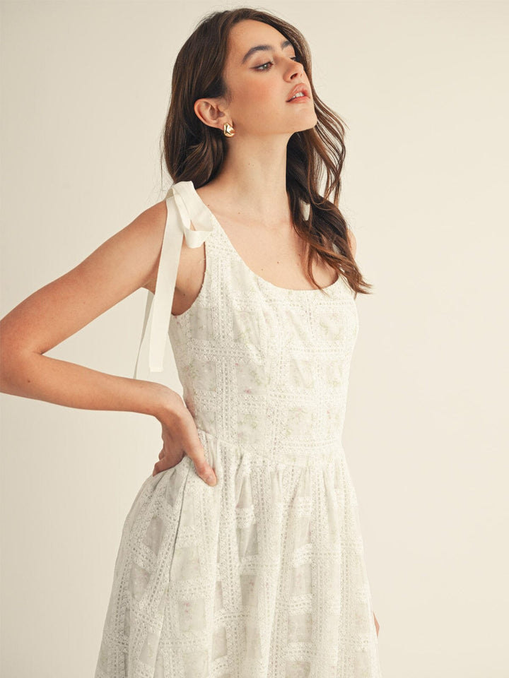 JUST ME WOMEN'S SLEEVELESS SQUARE NECK LACE CROCHET MAXI DRESS