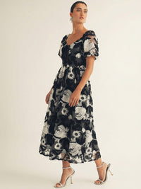 JUST ME WOMEN'S SHORT PUFF SLEEVE V-NECK POCKETS FLORAL MAXI DRESS