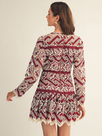 JUST ME WOMEN'S LONG SLEEVE FLORAL CROCHET MINI DRESS