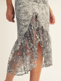 JUST ME WOMEN'S ONE SHOULDER RUFFLE HIGH-LOW SHIMMER FLORAL MIDI DRESS