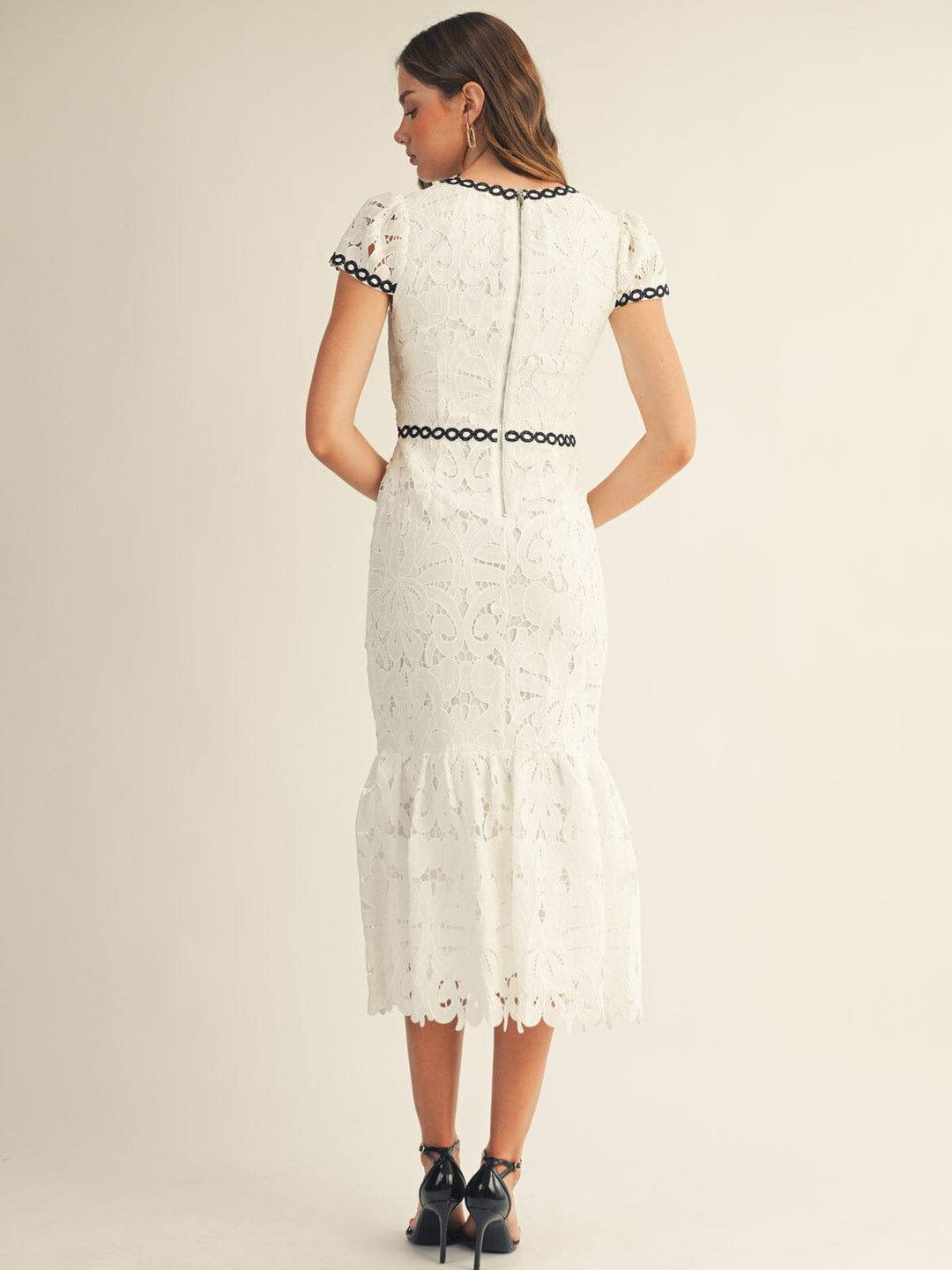 JUST ME WOMEN'S SHORT SLEEVE FRONT CUT OUT CROCHET MAXI DRESS