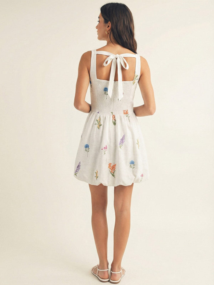 JUST ME WOMEN'S SLEEVELESS SQUARE NECK FRONT POCKETS EMBROIDERY FLORAL MINI DRESS