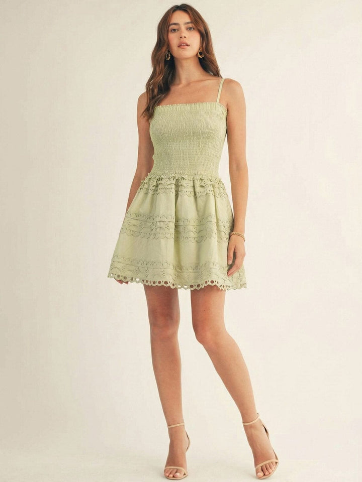JUST ME WOMEN'S SLEEVELESS SMOCK CROCHET MINI DRESS