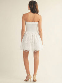 JUST ME WOMEN'S SLEEVELESS SMOCK CROCHET MINI DRESS