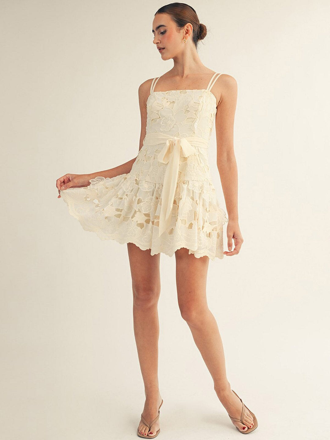 JUST ME WOMEN'S SLEEVELESS SELF TIE FLORAL CROCHET MINI DRESS