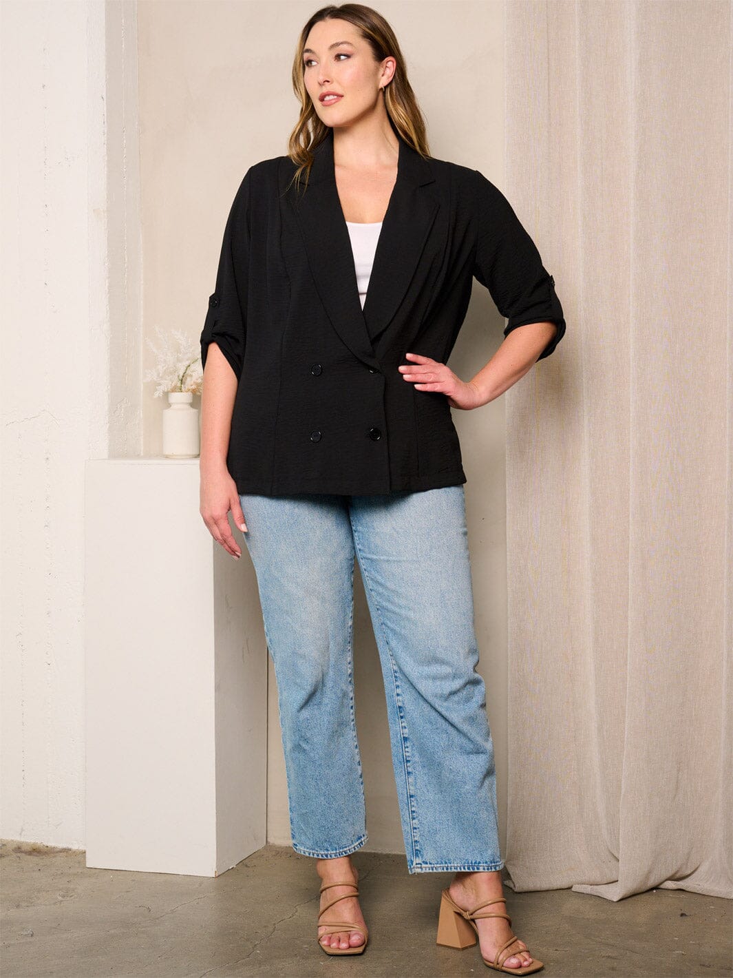 PLUS SIZE 3/4 SLEEVES BUTTON CLOSURE BLAZER