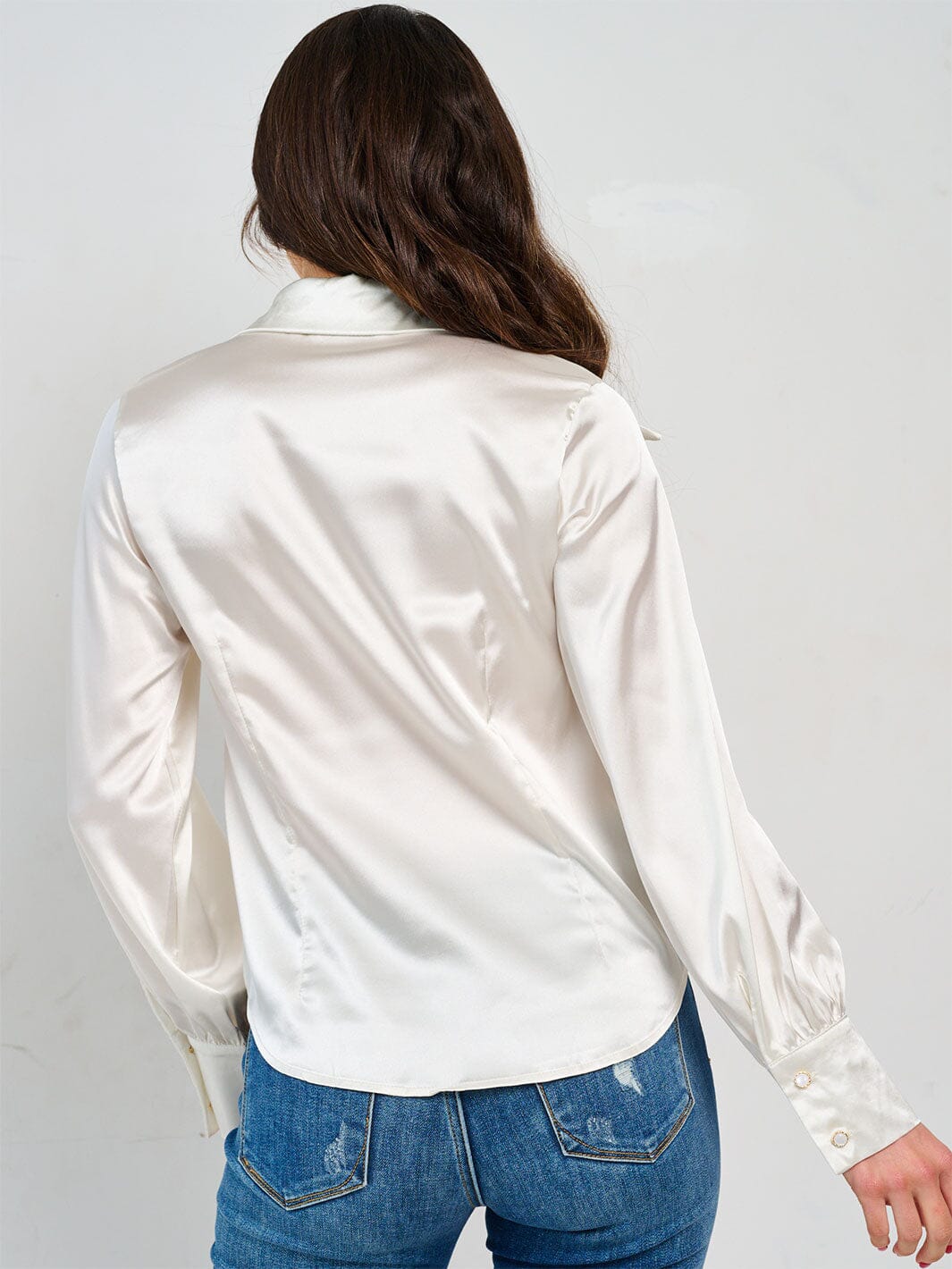 WOMEN'S LONG SLEEVE BUTTON CLOSURE SILK BLOUSE