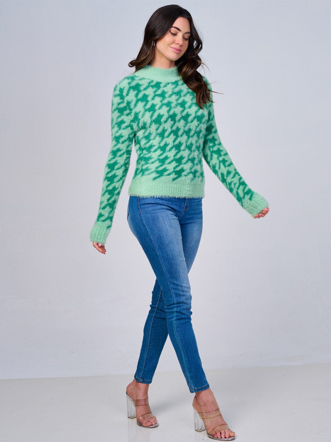 WOMEN'S LONG SLEEVE MOCK NECK FUZZY COLORBLOCK PULLOVER SWEATER