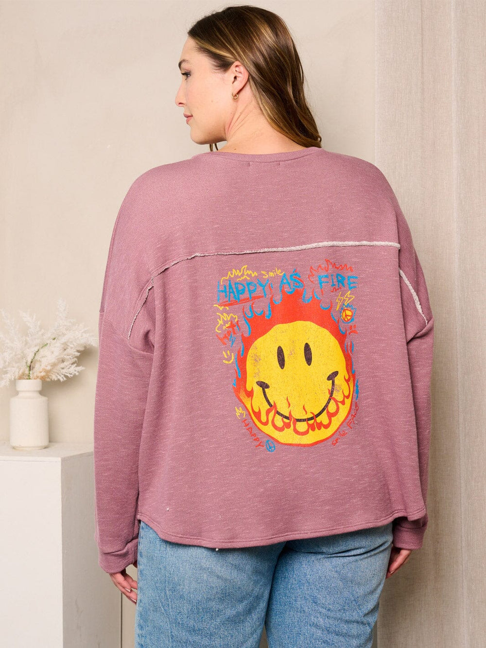 PLUS SIZE LONG SLEEVE BACK GRAPHIC DETAILED TUNIC TOP